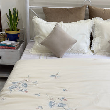 cream milk fibre ac comforter | front view