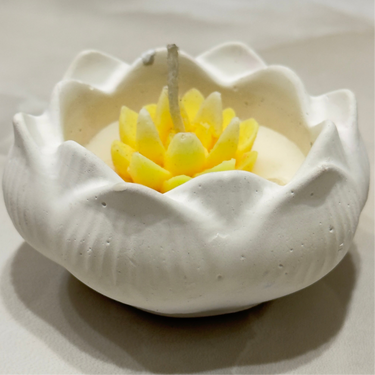 Handmade Floral Candle in Ceramic Base | Elegant Home Décor & Gifting