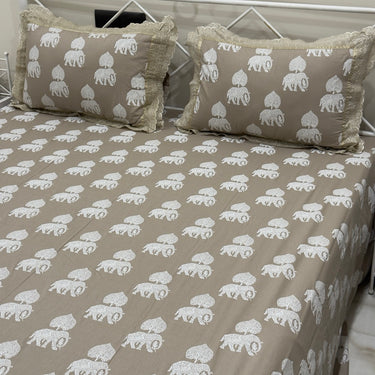 Brown Elephant 400TC Pure Cotton King Size Bedsheet with Lace Pillow Covers | full view