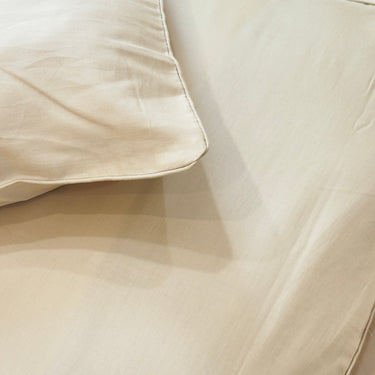 Cream Solid 400TC Pure Cotton Bedsheet Set | focus view