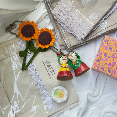 Diwali Hamper – Brown leaf bedsheet & Special Handcrafted Products by Mothers | overall jute hamper image