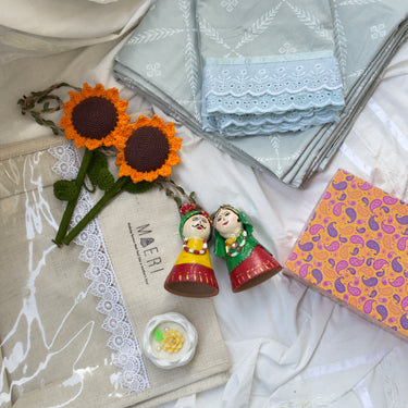 Diwali Hamper – Green leafy bedsheet & Special Handcrafted Products by Mothers | overall jute hamper image