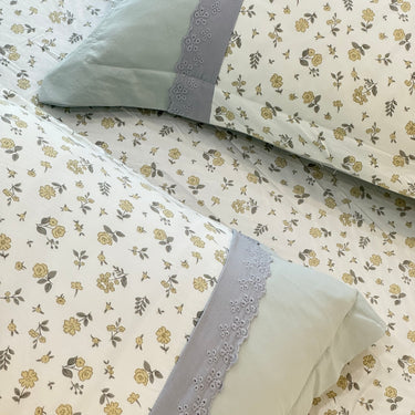 Minty Flora Soft Cotton Feel Double Bed Bedsheet Set with Lace Detailed Pillow Covers (250 x 270 cm)| top view