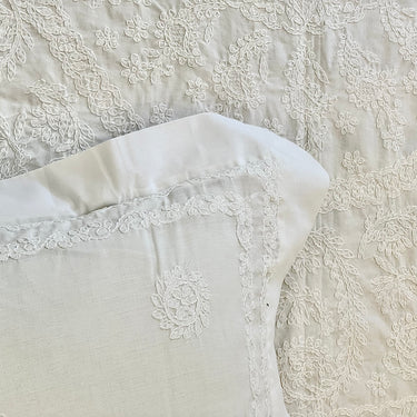 Mor Hand-Embroidered Chikankari 3-Piece Set | focus view