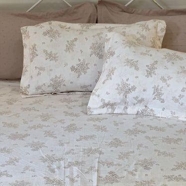 Muted Brown FloralKing Size Bedsheet Set (5 Pieces) with 4 Pillow Covers | front view