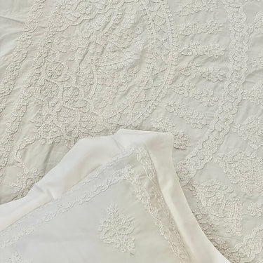 Paisley Bel: Hand-Embroidered Chikankari 3-Piece Set | embroidery view