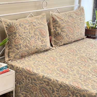 Paisley floral knitted bedcover | side view