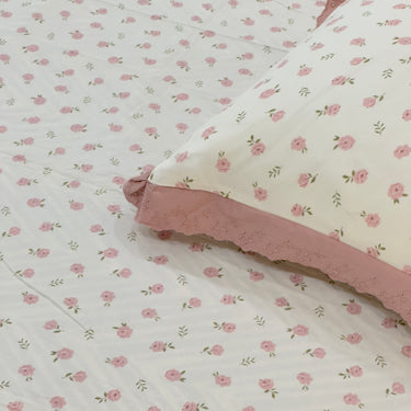 Strawberry Waffle Cotton Feel Double Bed Bedsheet Set with Soft Comfort Layer & Lace Detailed Pillow Covers (250 x 270 cm) | butterbed | focus view