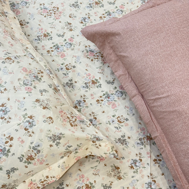 Vintage Floral Floral King Size Bedsheet Set (5 Pieces) with 4 Pillow Covers creative view