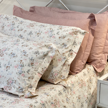 Vintage Floral Floral King Size Bedsheet Set (5 Pieces) with 4 Pillow Covers sideoverall view