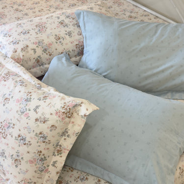 Vintage Pastel Floral King Size Bedsheet Set (5 Pieces) with 4 Pillow Covers | all pillow view