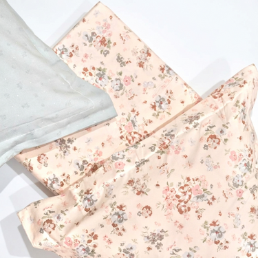 Vintage Pastel Floral King Size Bedsheet Set (5 Pieces) with 4 Pillow Covers | top view