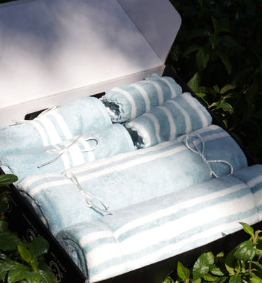 blue feather soft gifting towel set | overall view 